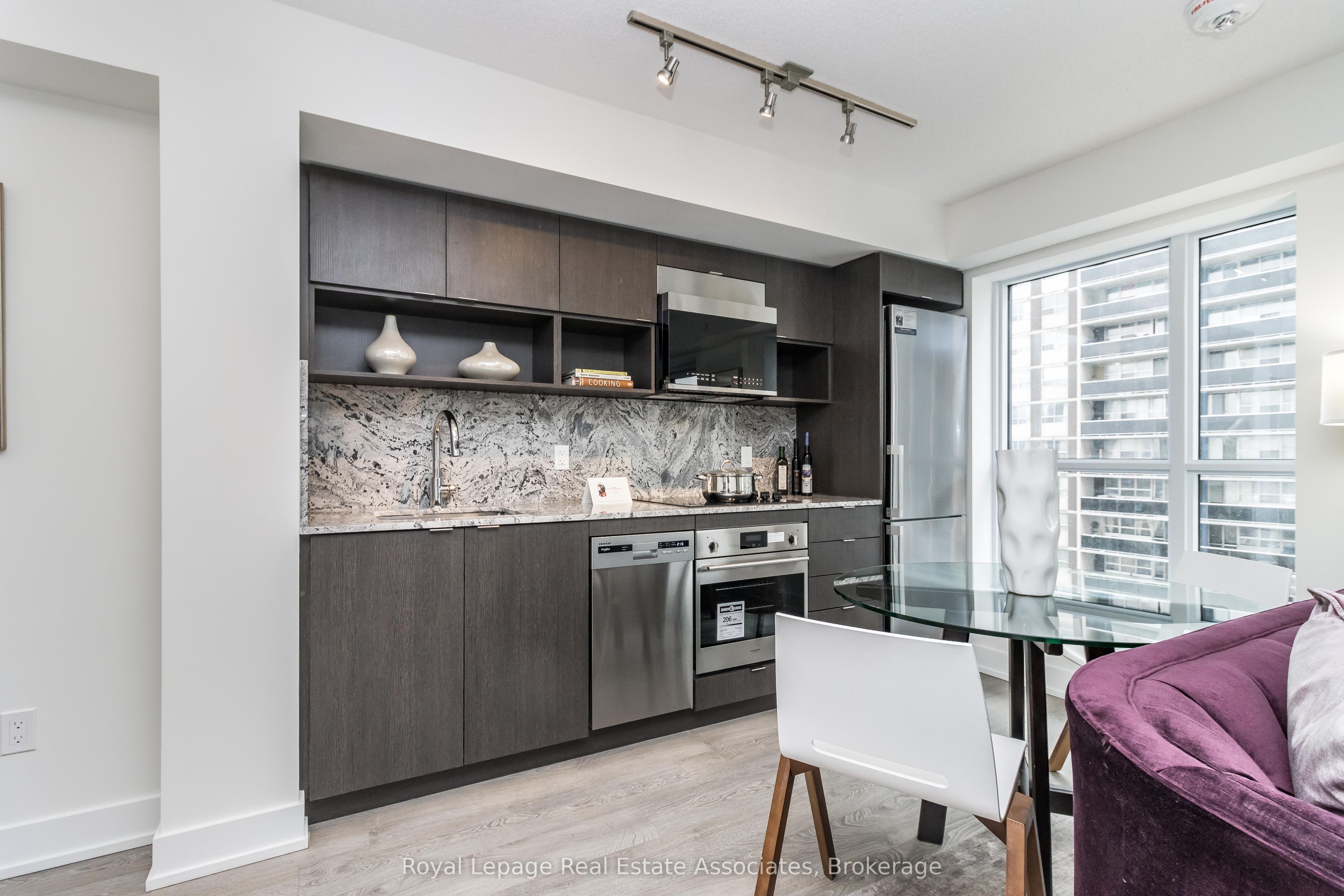 Additional image 4 of 1325-9 Mabelle Avenue, Toronto, ON, M9A 0E1
