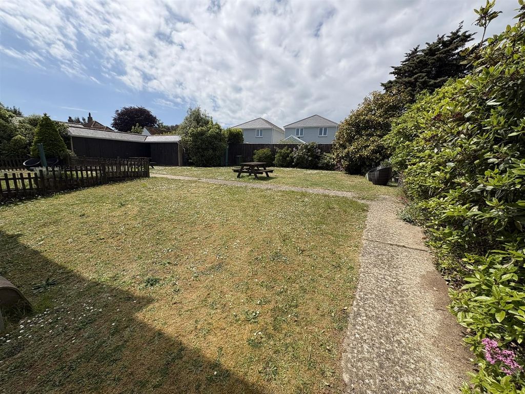 Additional image 5 of 2 bed flat to rentBroadway, Sandown PO36