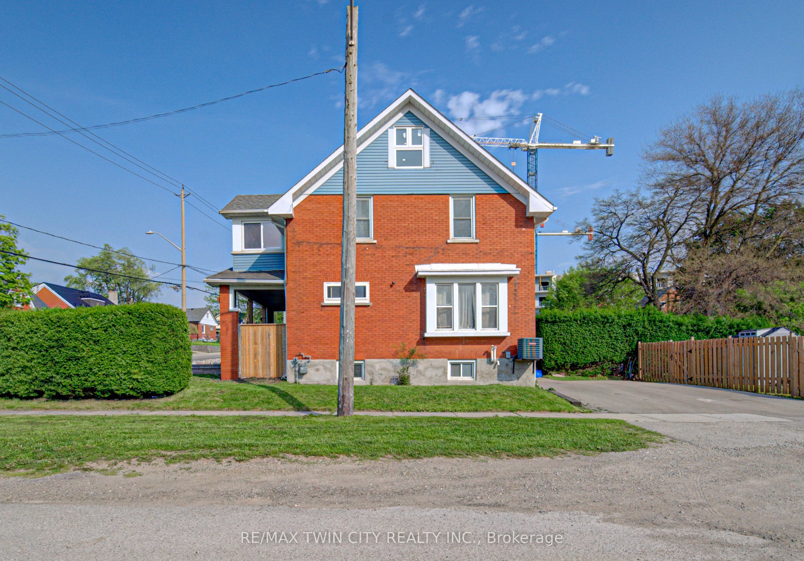 Additional image 3 of 281 Courtland Avenue N, Kitchener, ON, N2G 2V8