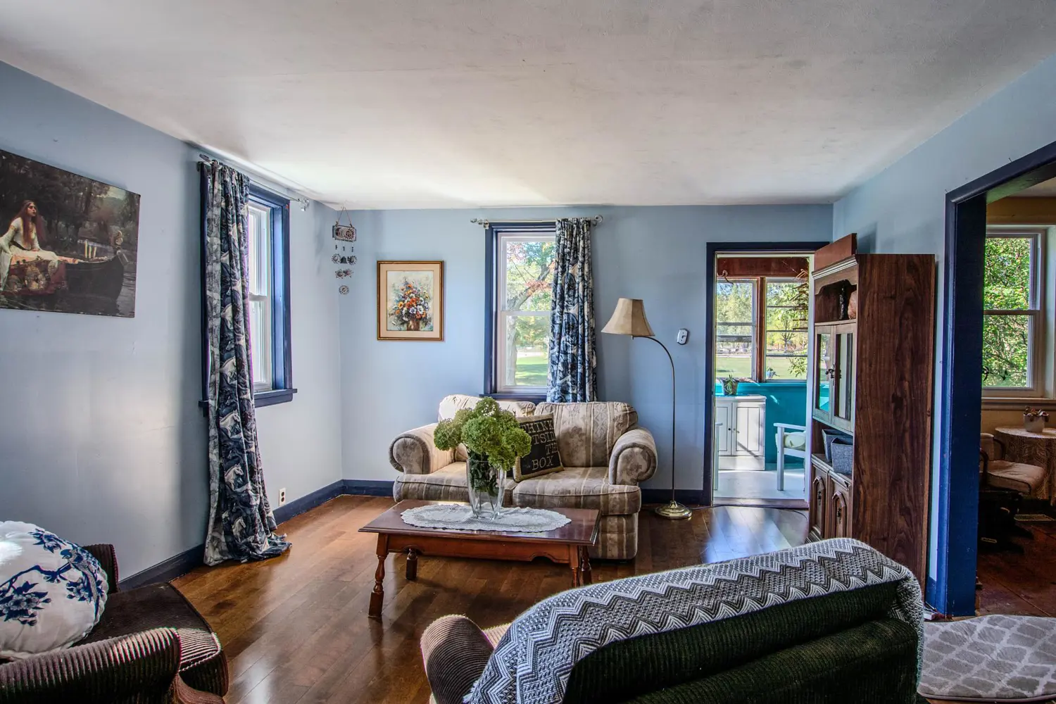 2041 Flos 4 Road photo 4