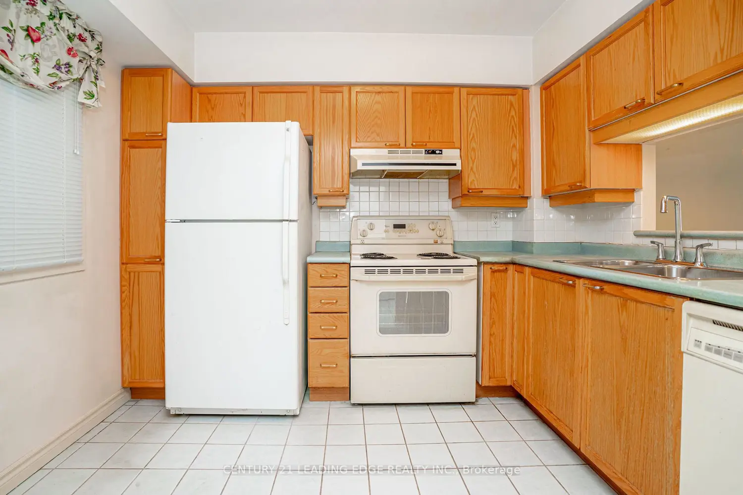 Additional image 11 of 115 Bonis Avenue 210