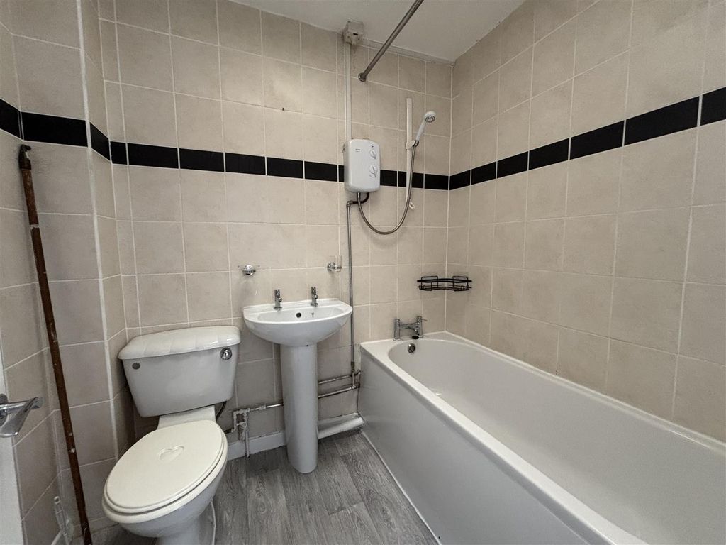 Additional image 8 of 2 bed flat to rentHigh Street, Connahs Quay CH5