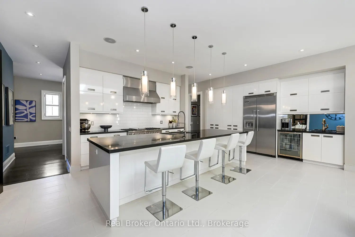 Additional image 4 of 4507 Lakeshore Road