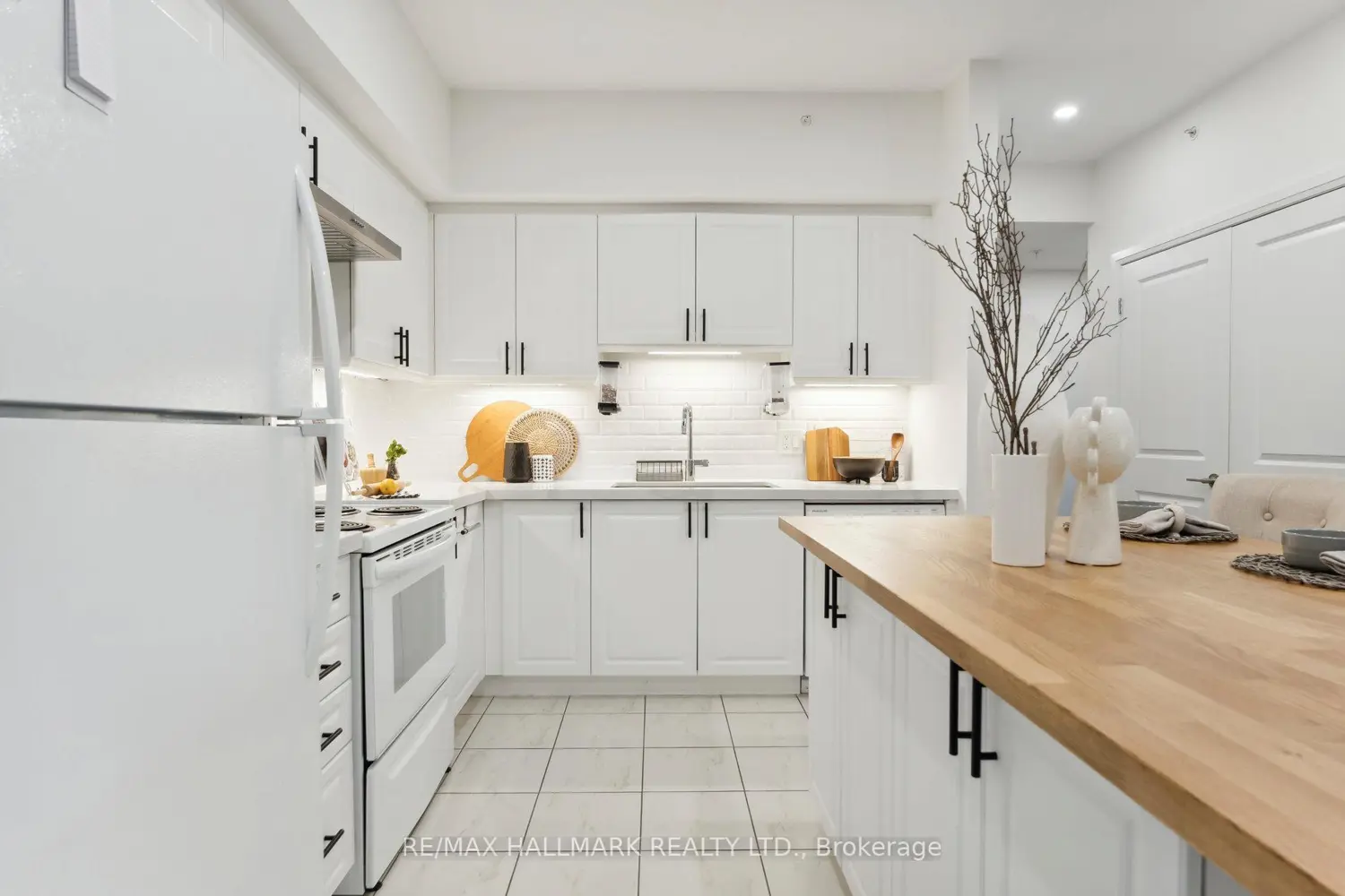 Additional image 7 of 157 Wellington Street 304