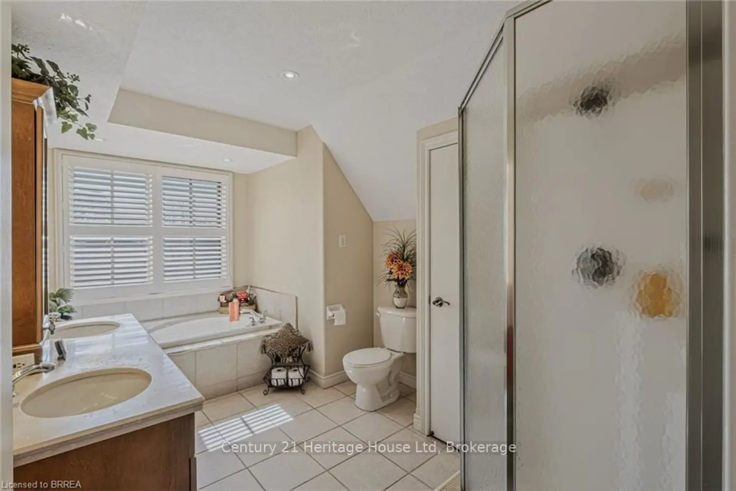 Additional image 10 of 9 Rue Chateaux Terrace
