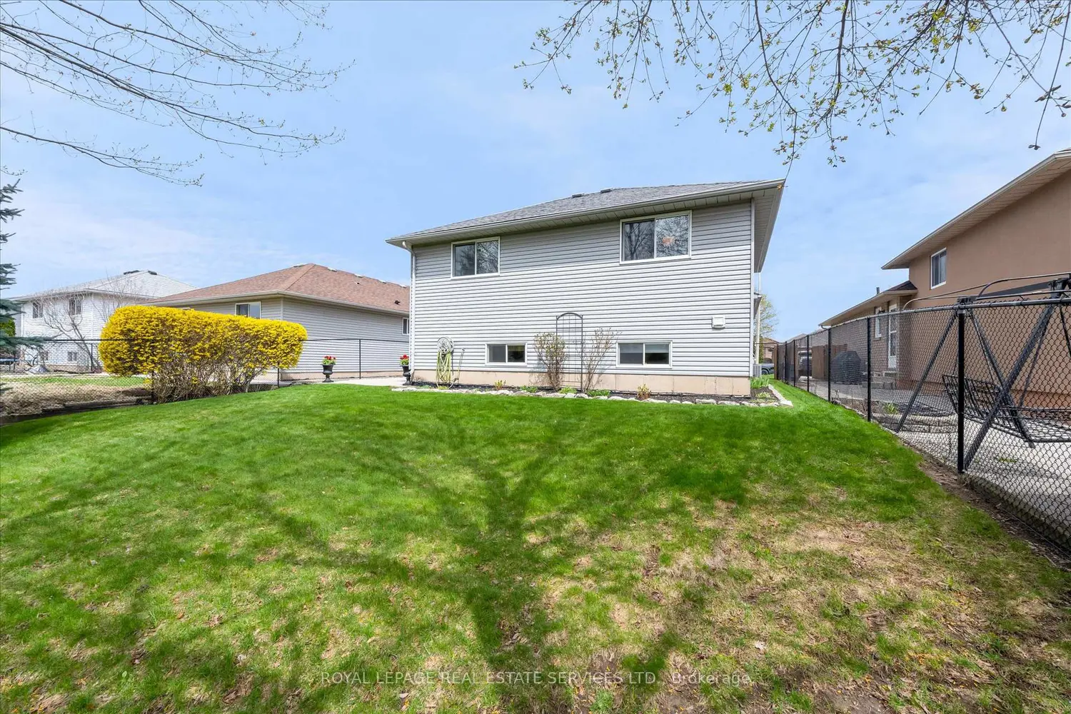 Additional image 19 of 67 Loneoak Crescent