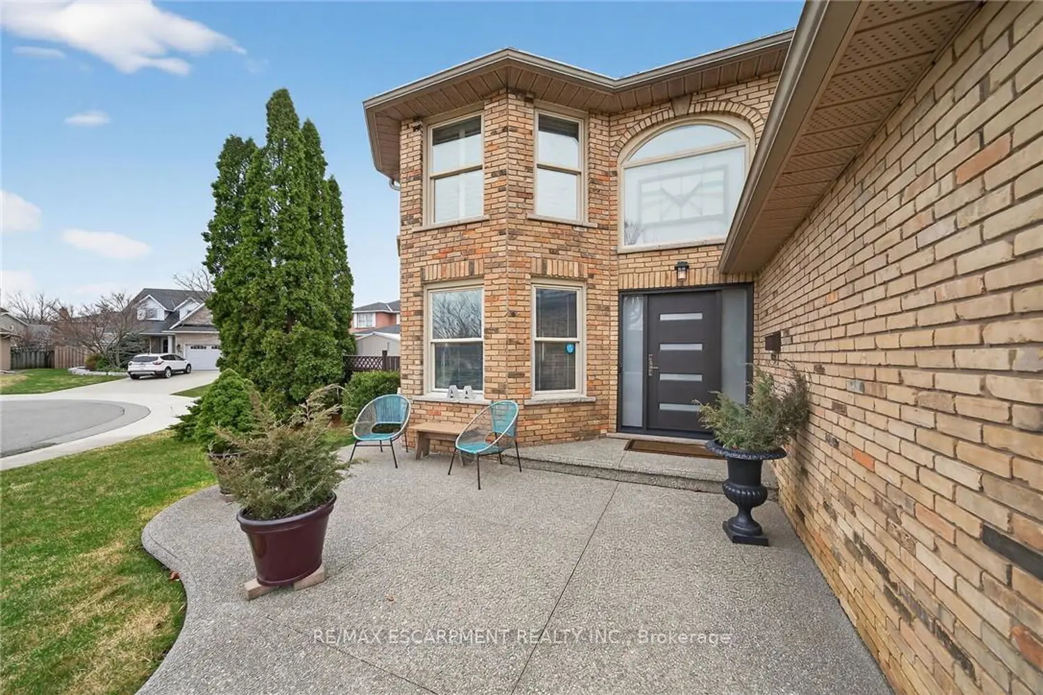 6 Regal Drive