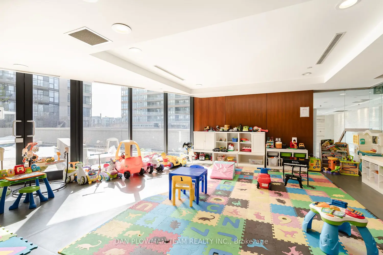Additional image 19 of 8 Telegram Mews 1006