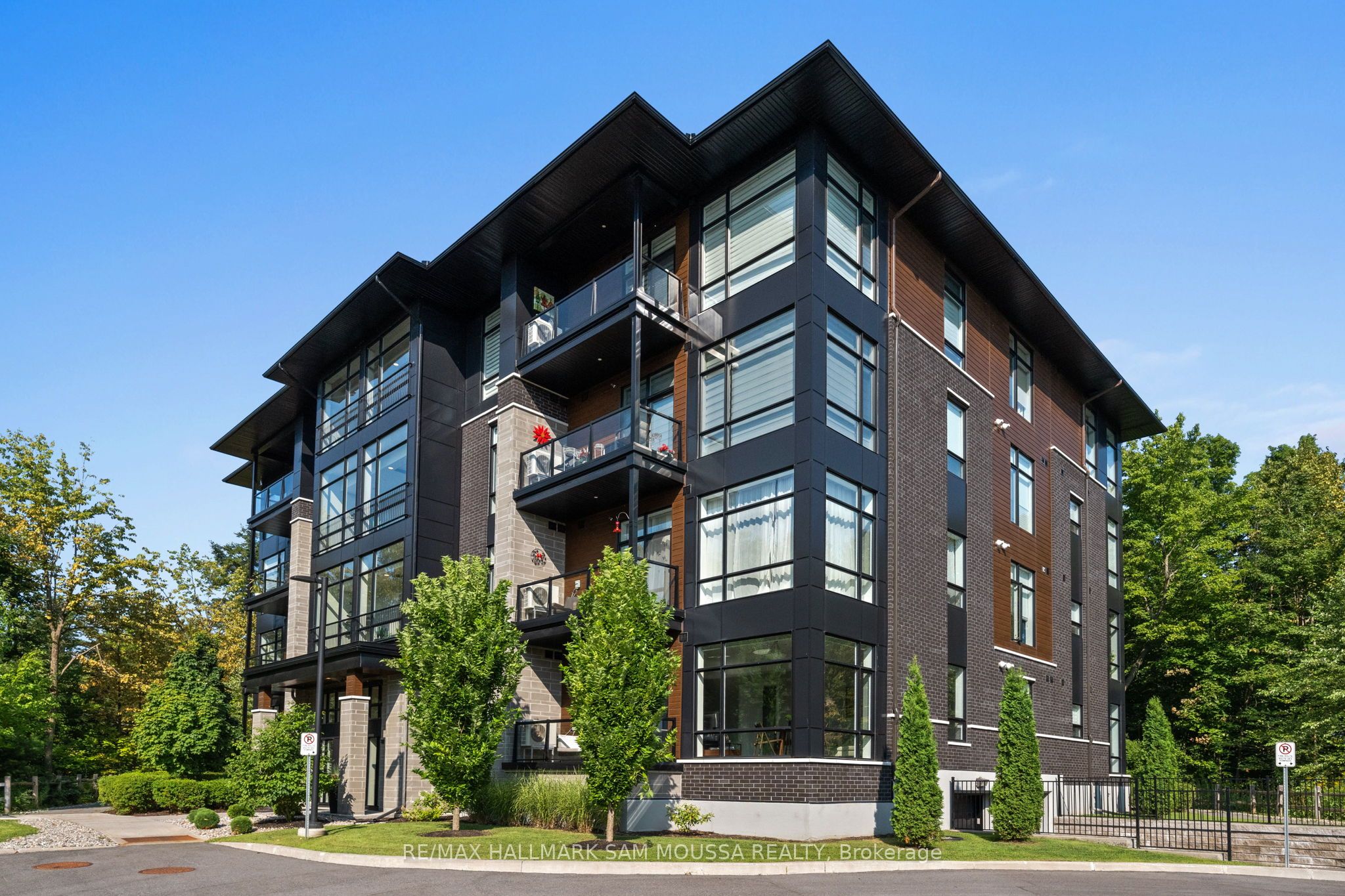101-120 Cortile Private, Ottawa, ON, K1V 2S8