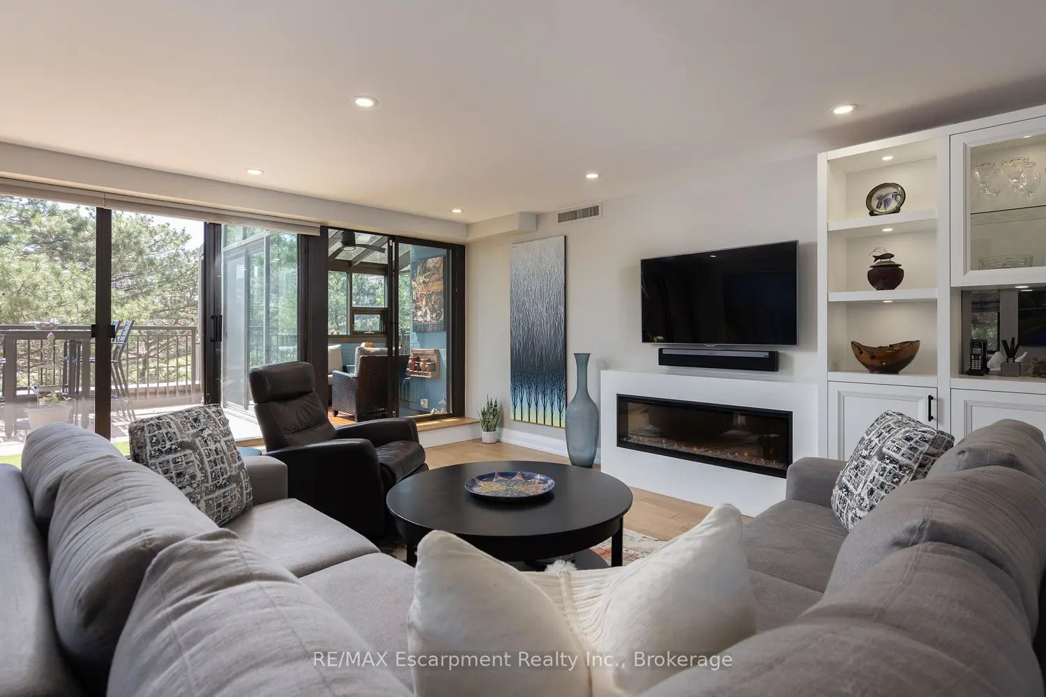 Additional image 10 of 100 Lakeshore Road 303