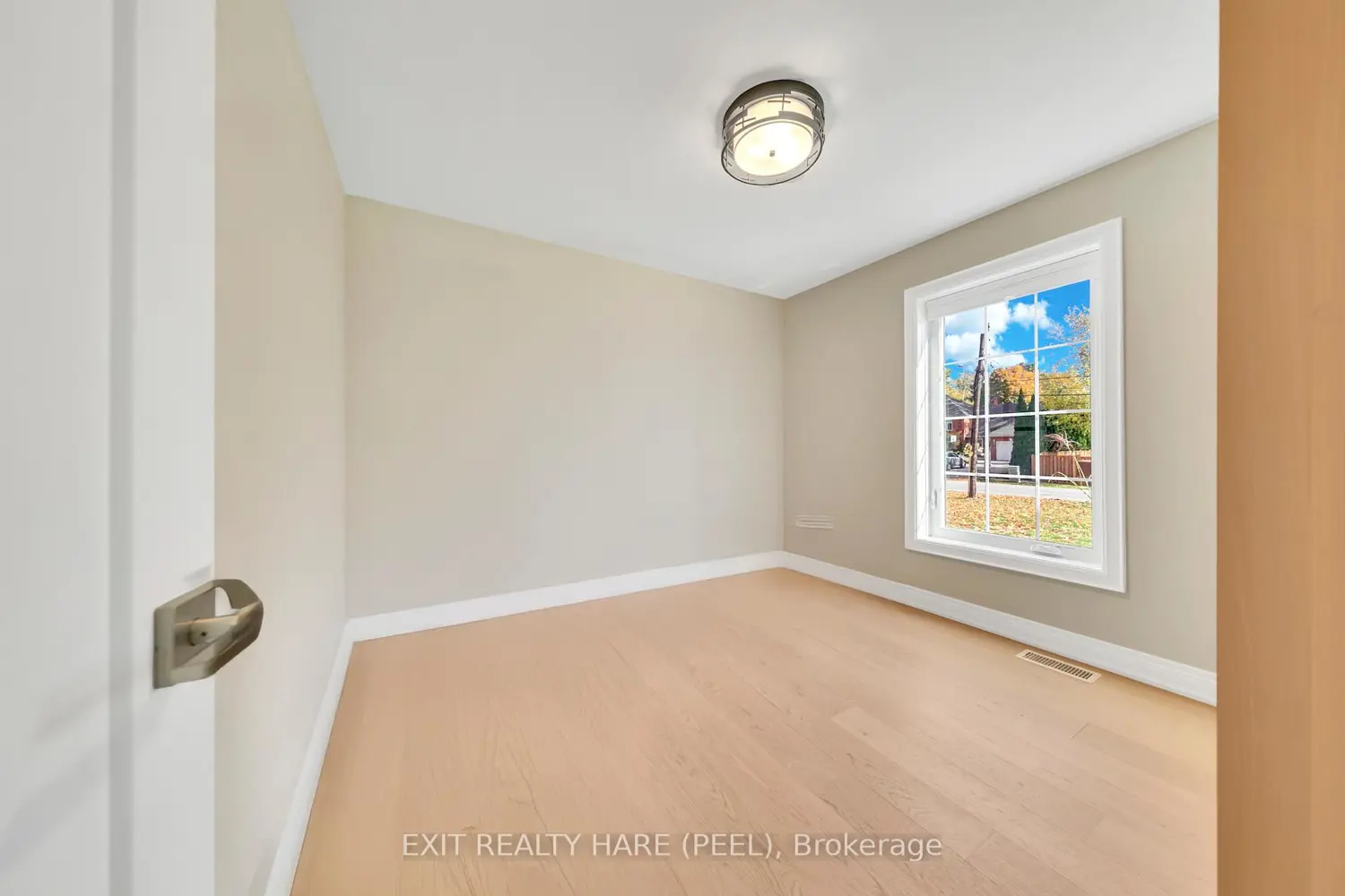 Additional image 8 of 990 Haist Street
