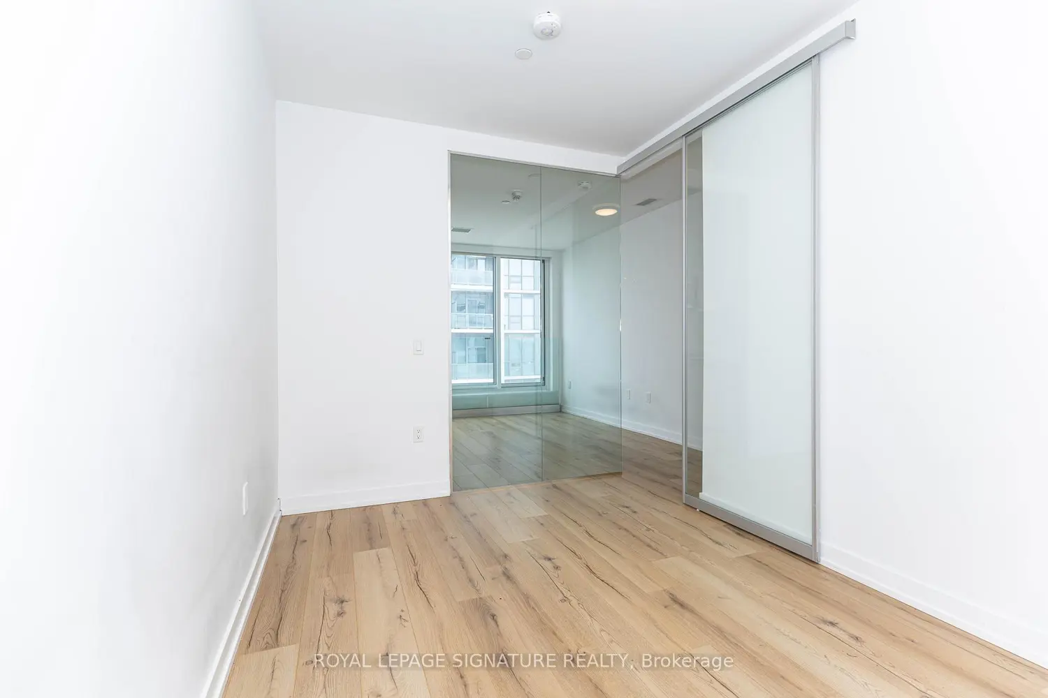 Additional image 8 of 1195 The Queensway 610