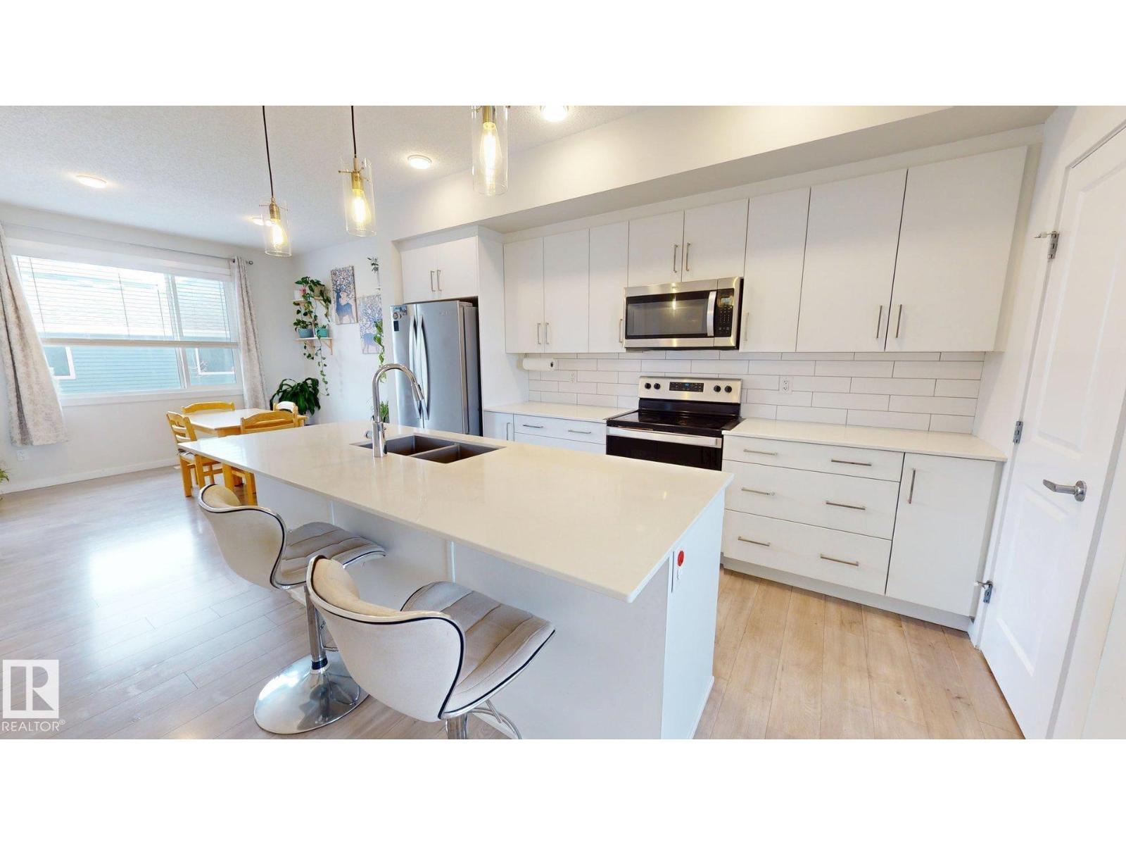 Additional image 3 of 2093 Maple Road NW, Edmonton, AB, T6T2S8