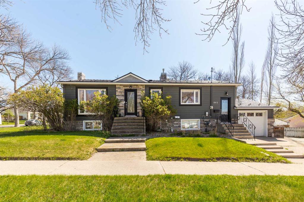 1902 7 Avenue S, Lethbridge, AB, T1J 1M3