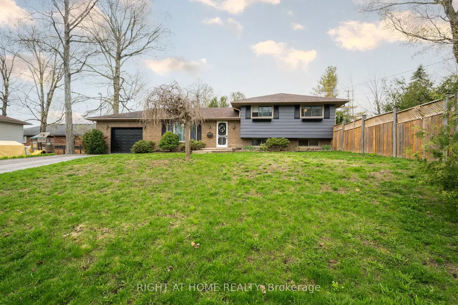323 Lindan Avenue