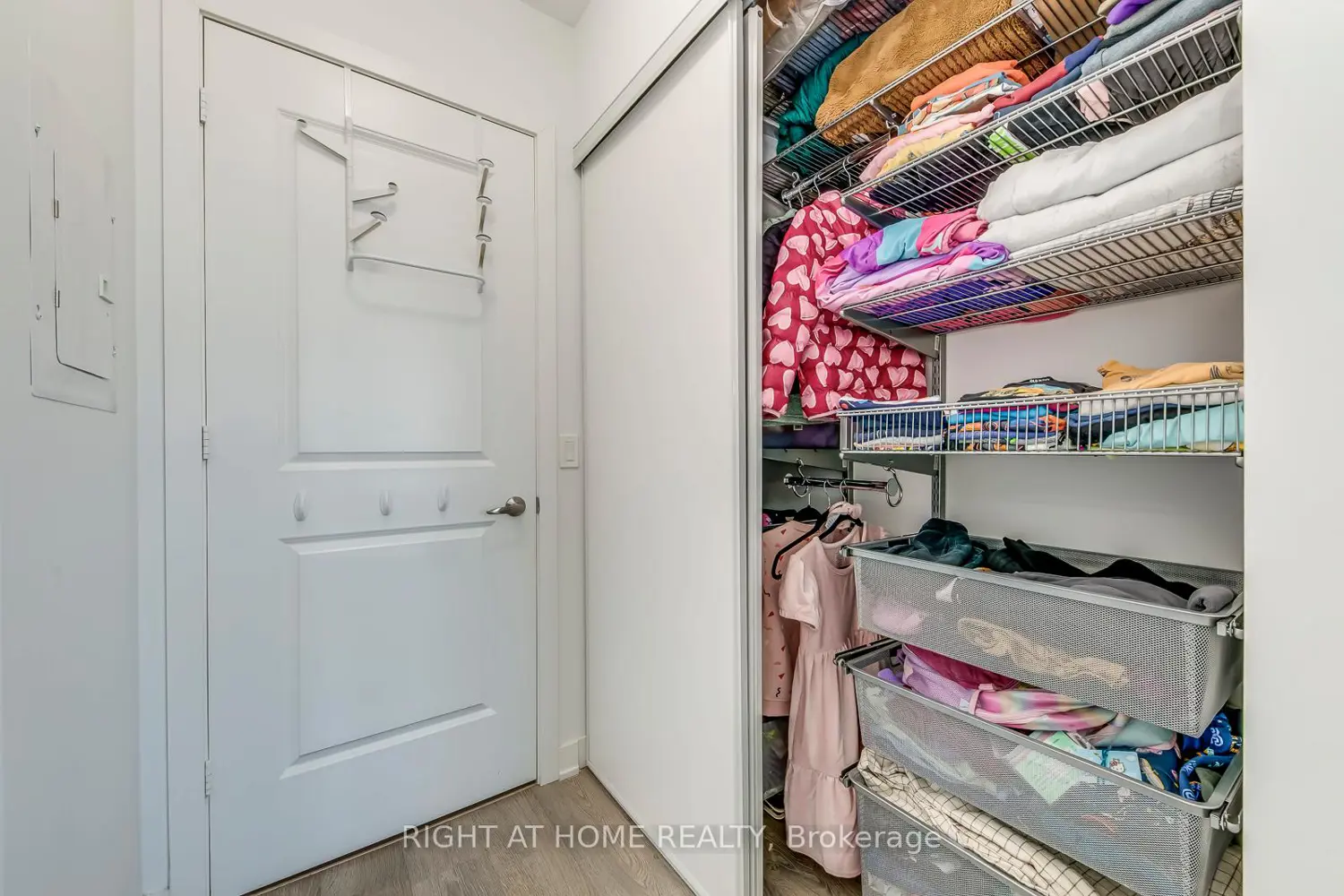 Additional image 11 of 4675 Metcalfe Avenue 206