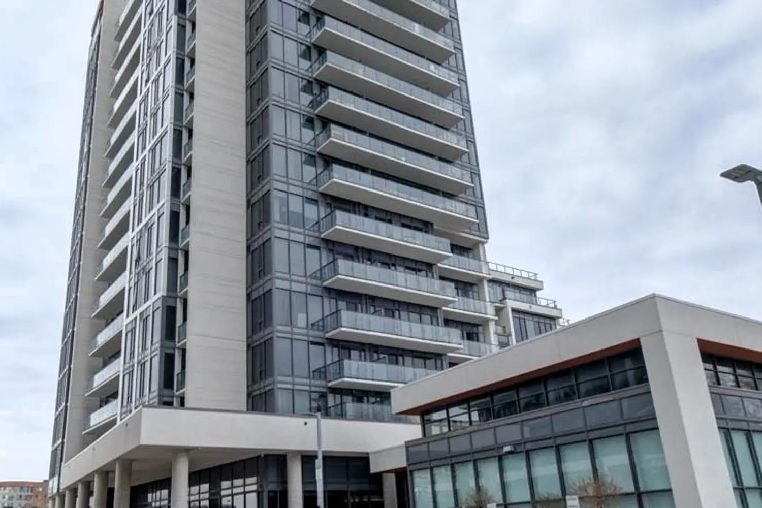 Additional image 2 of 9618 Yonge Street 318