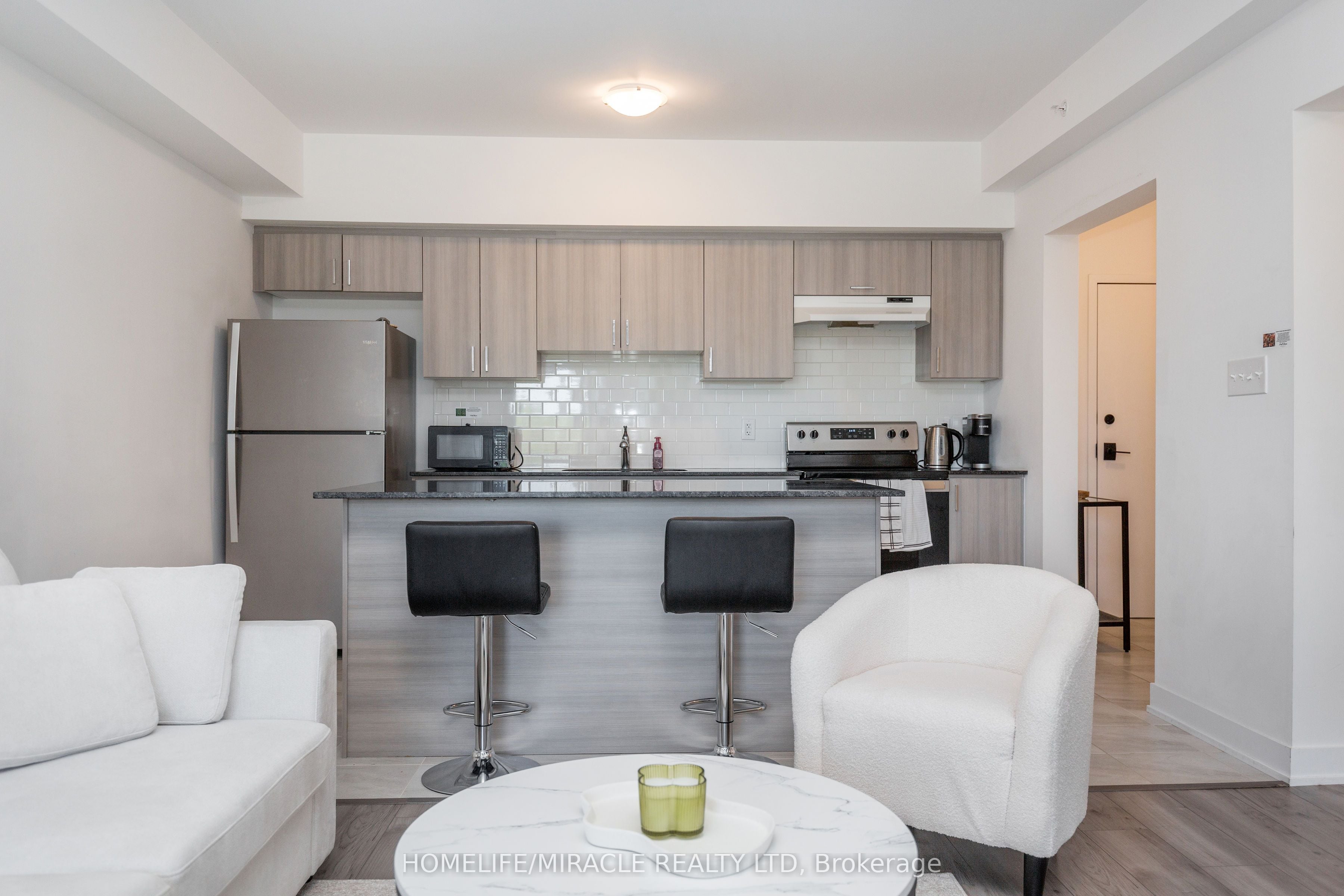207-8 Culinary Lane, Barrie, ON, L9J 0T2