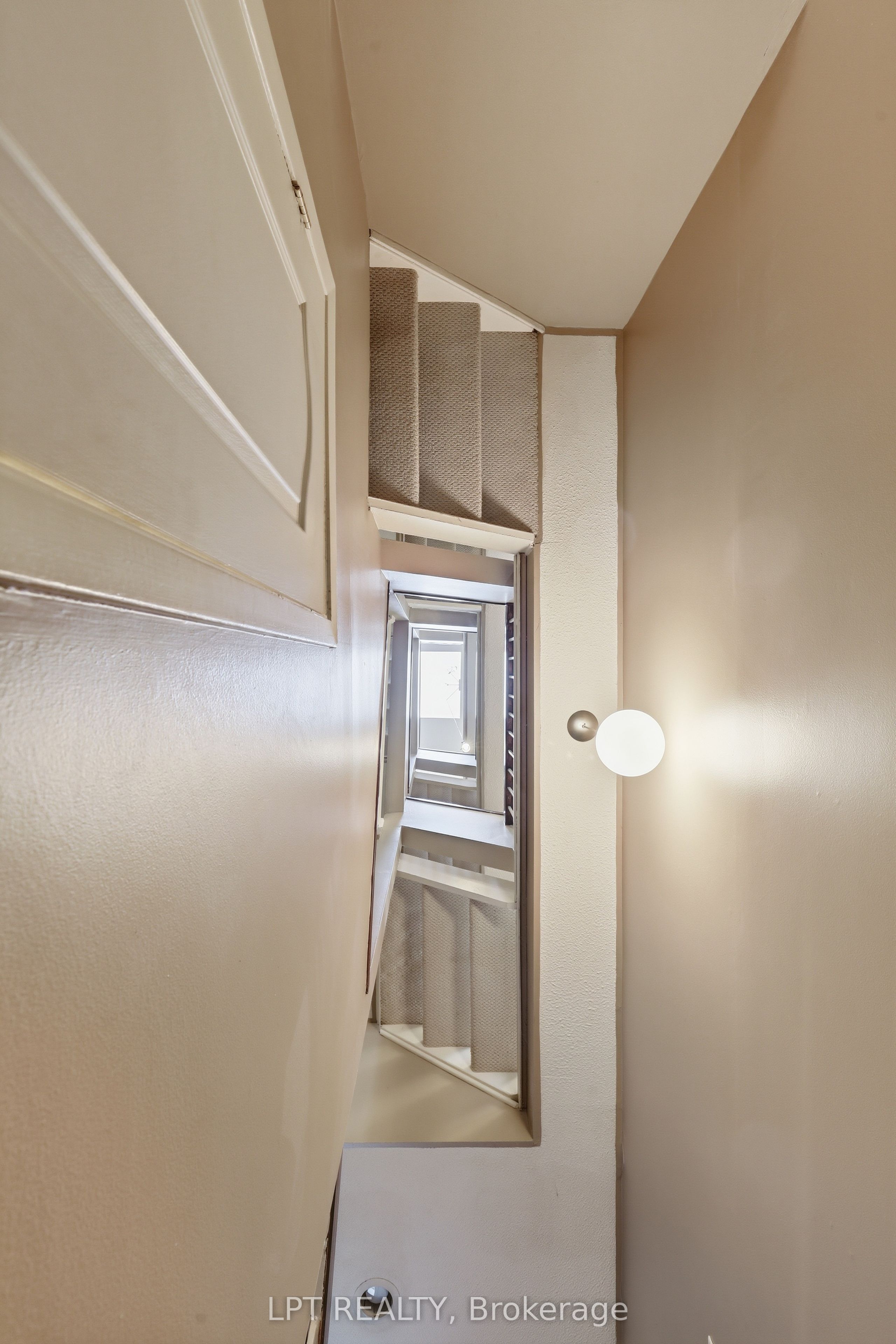 Additional image 4 of 21-24 Reid Drive, Mississauga, ON, L5M 2A6