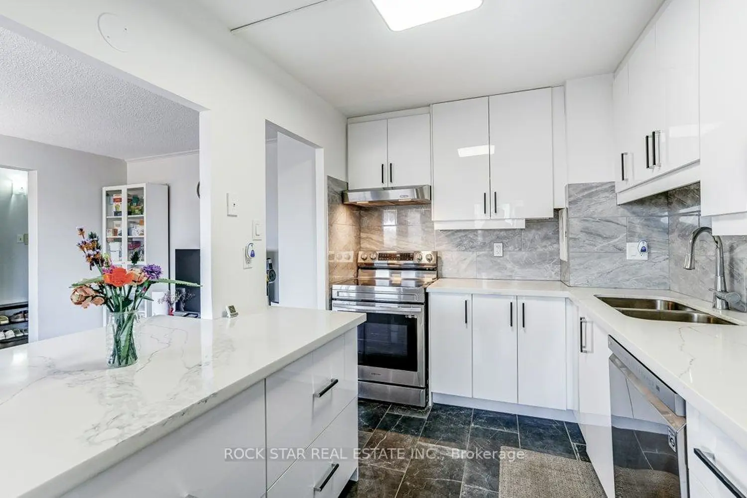 Additional image 8 of 10 Sunny Glenway 708