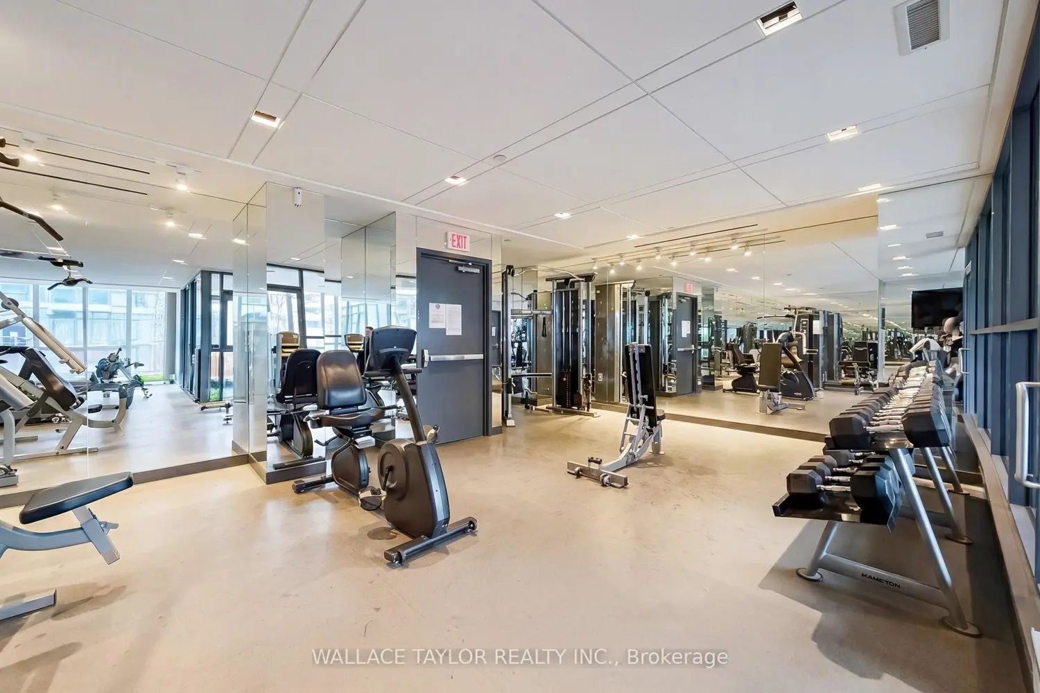 Additional image 19 of 210 Simcoe Street 1702
