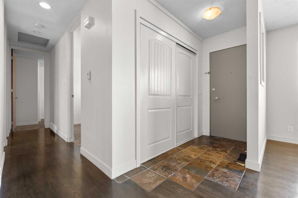 Additional image 5 of 2420 Langriville Drive SW, Calgary, AB, T3E 5G8
