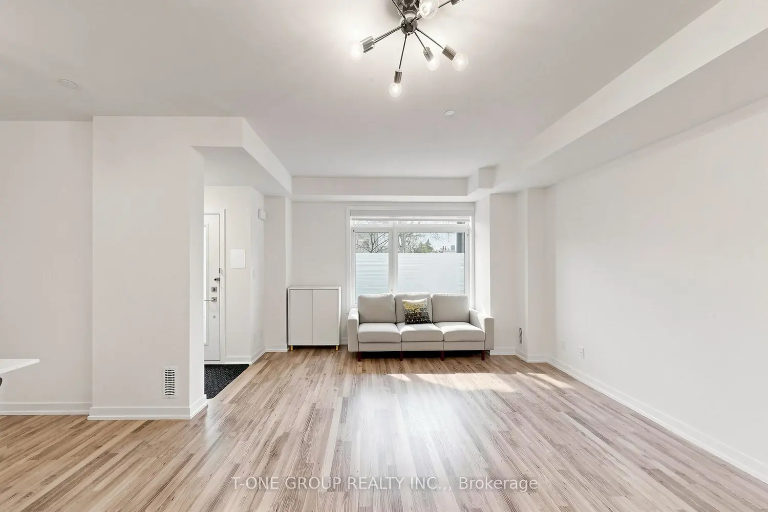 Additional image 4 of 370 Red Maple Road 106