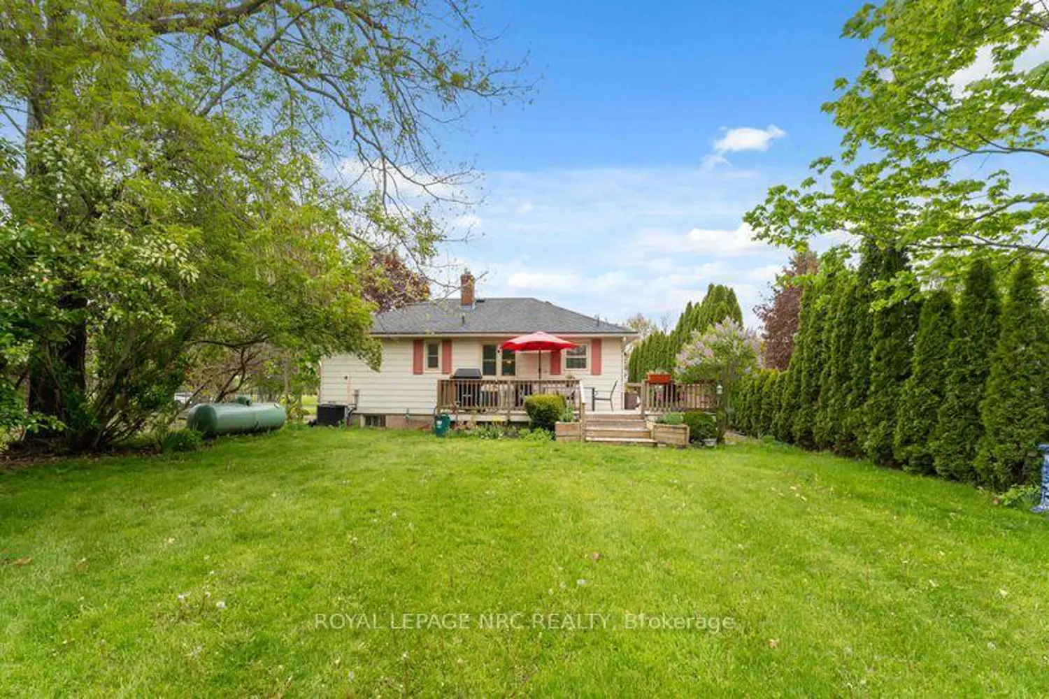 15756 Niagara Parkway photo 2