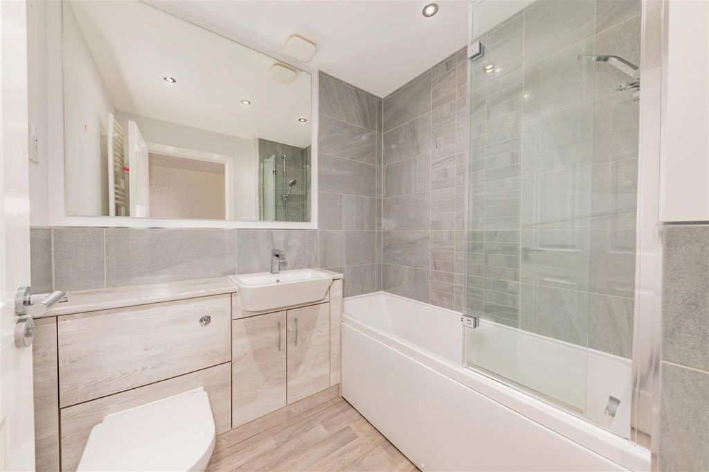 Additional image 14 of 3 bed terraced house to rentGrayfaulds Road, Dundee DD2