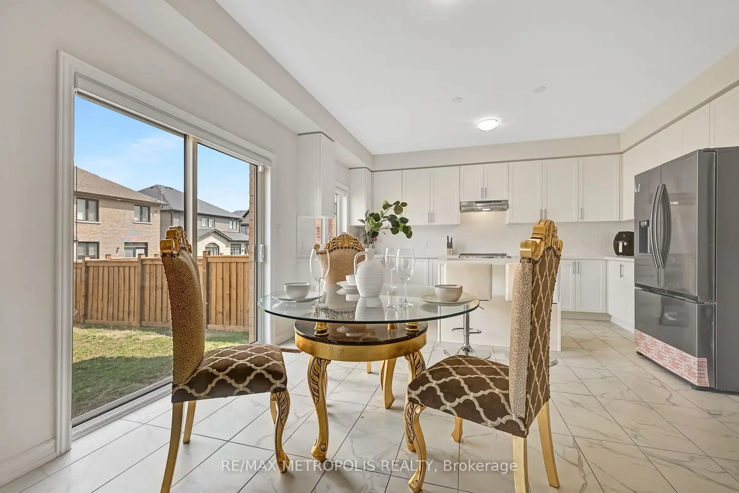 15 Douglas Kemp Crescent photo 3
