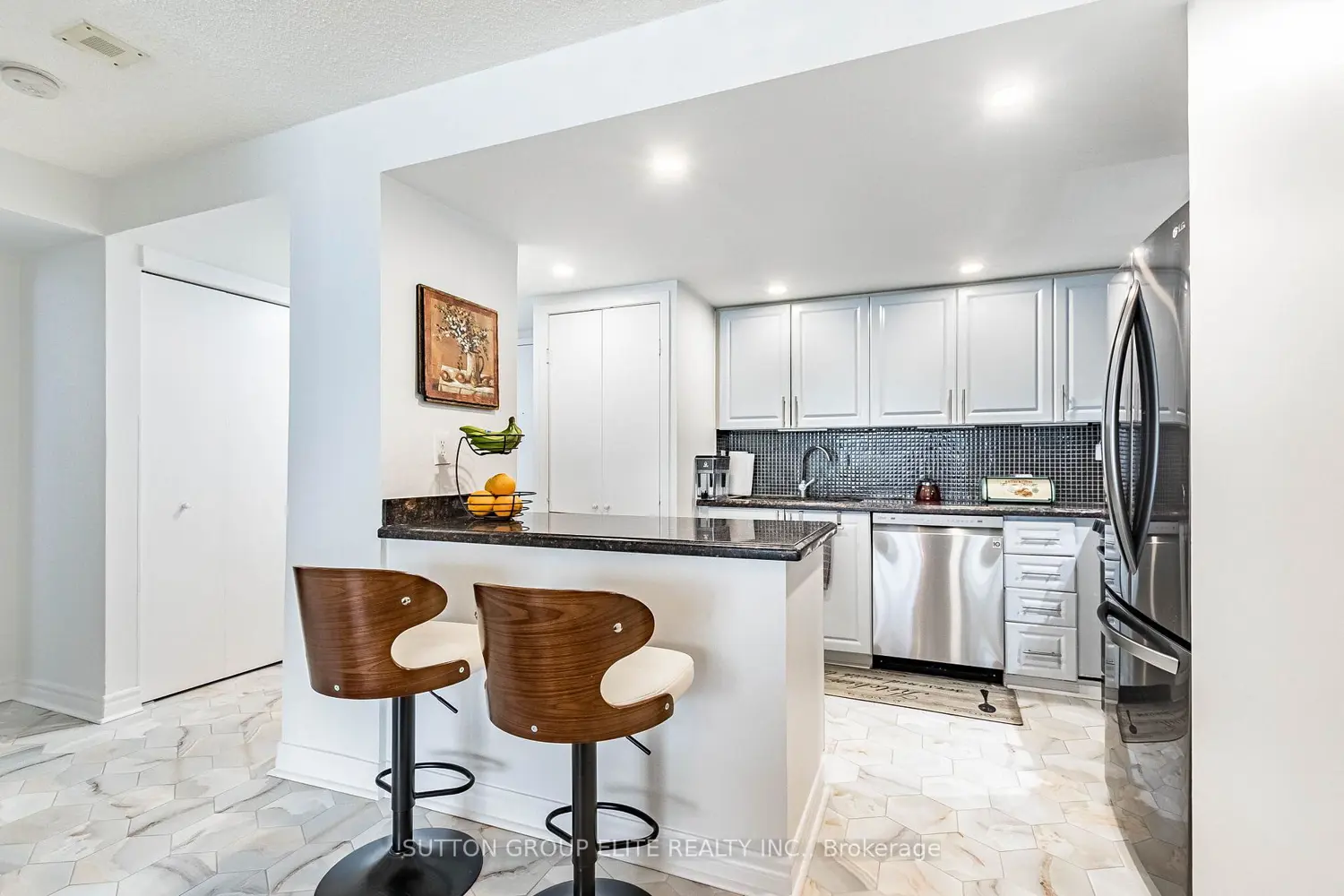 Additional image 5 of 2091 Hurontario Street 307