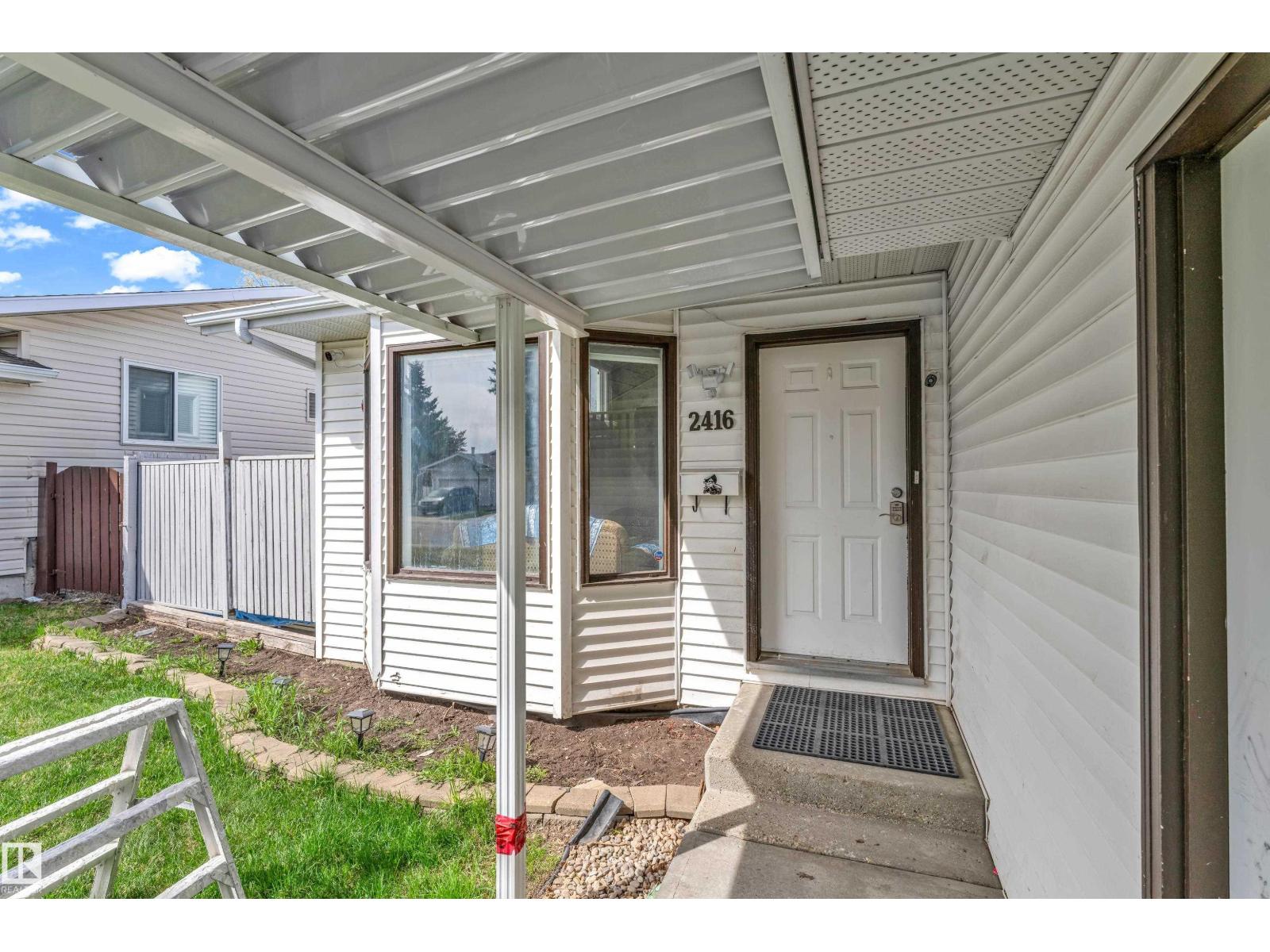 Additional image 2 of 2416 35 Street NW, Edmonton, AB, T6L4M3