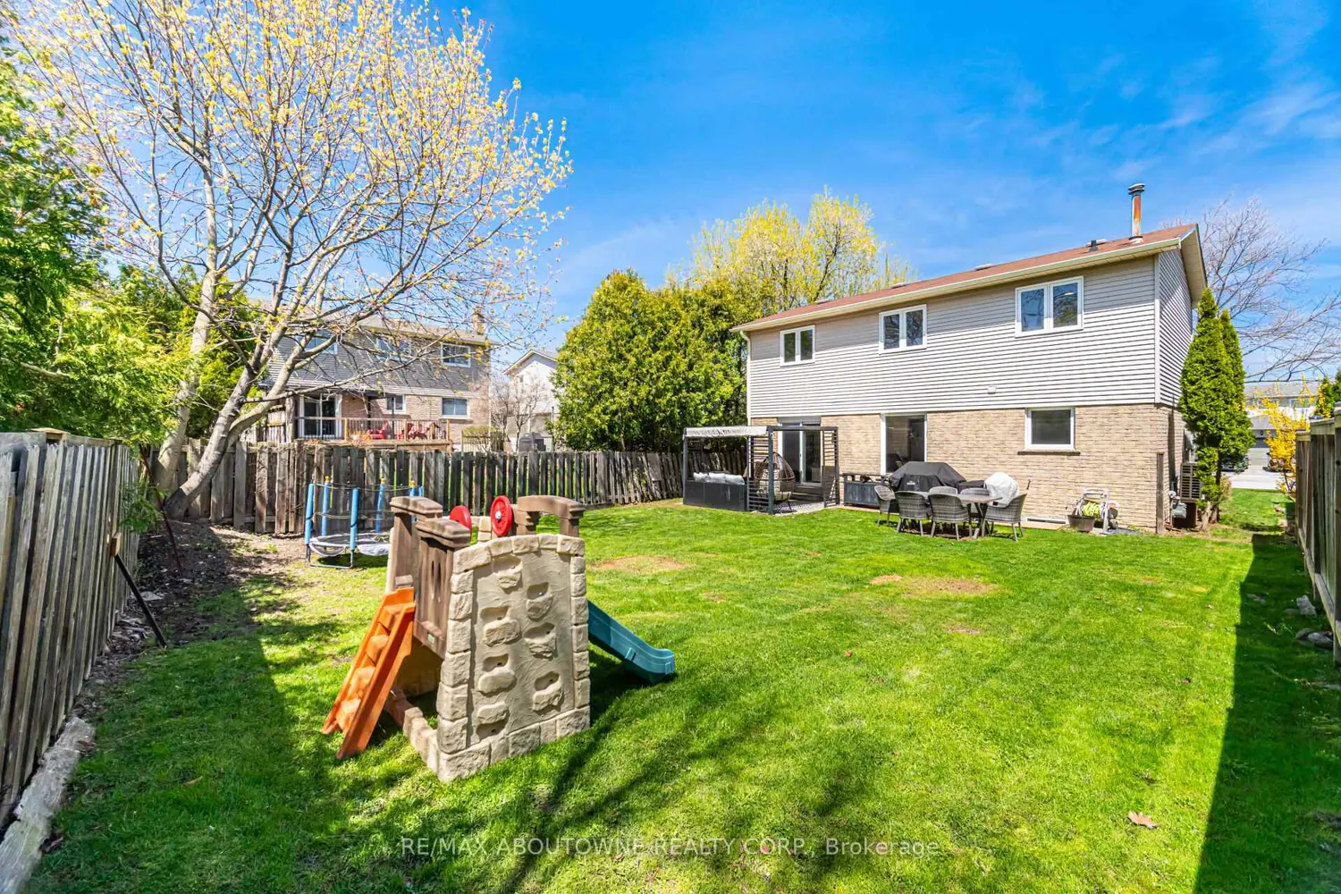 Additional image 19 of 2395 Arnold Crescent