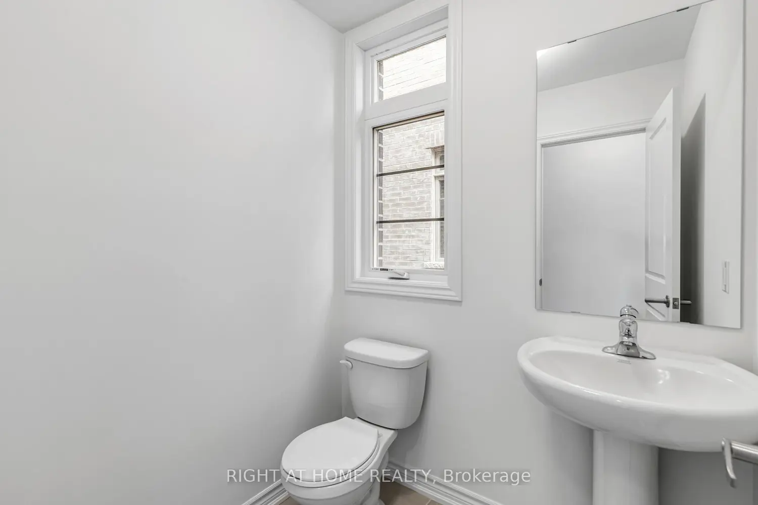 8 Daisy Street photo 3