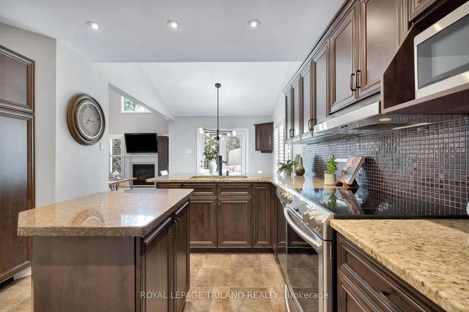 Additional image 8 of 299 Ambleside Drive