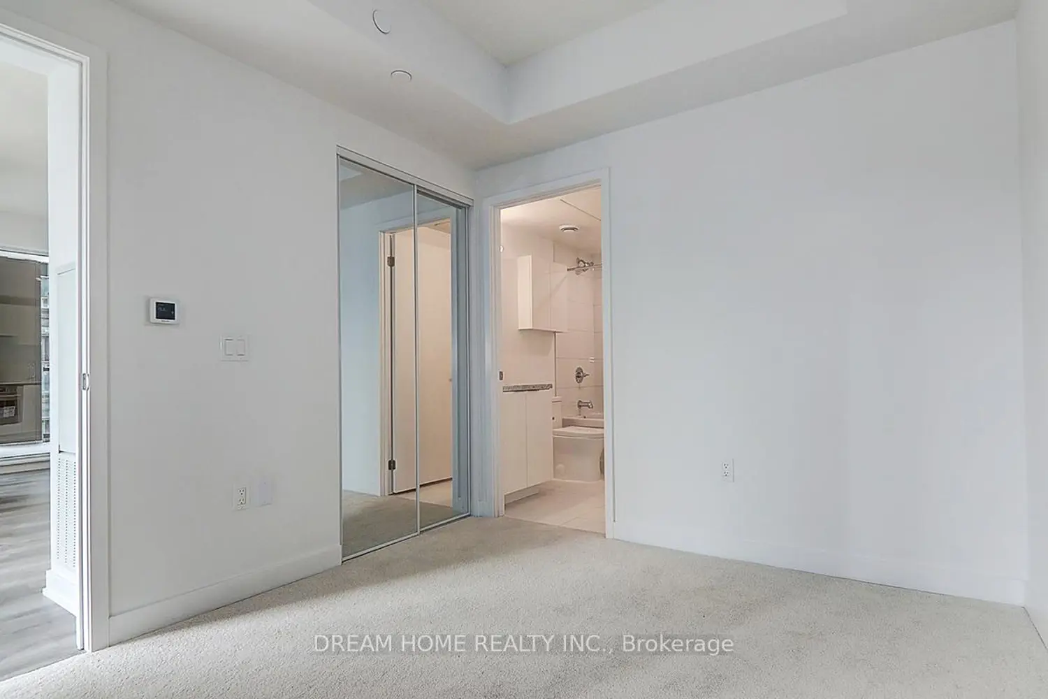 Additional image 15 of 238 Simcoe Street 1608