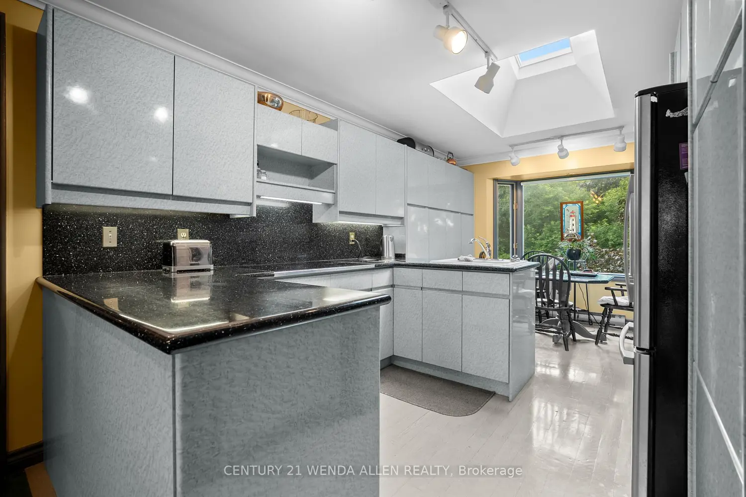 Additional image 12 of 1873 Woodview Avenue