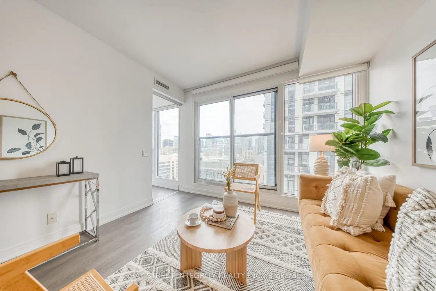 Additional image 3 of 181 Dundas Street 2211