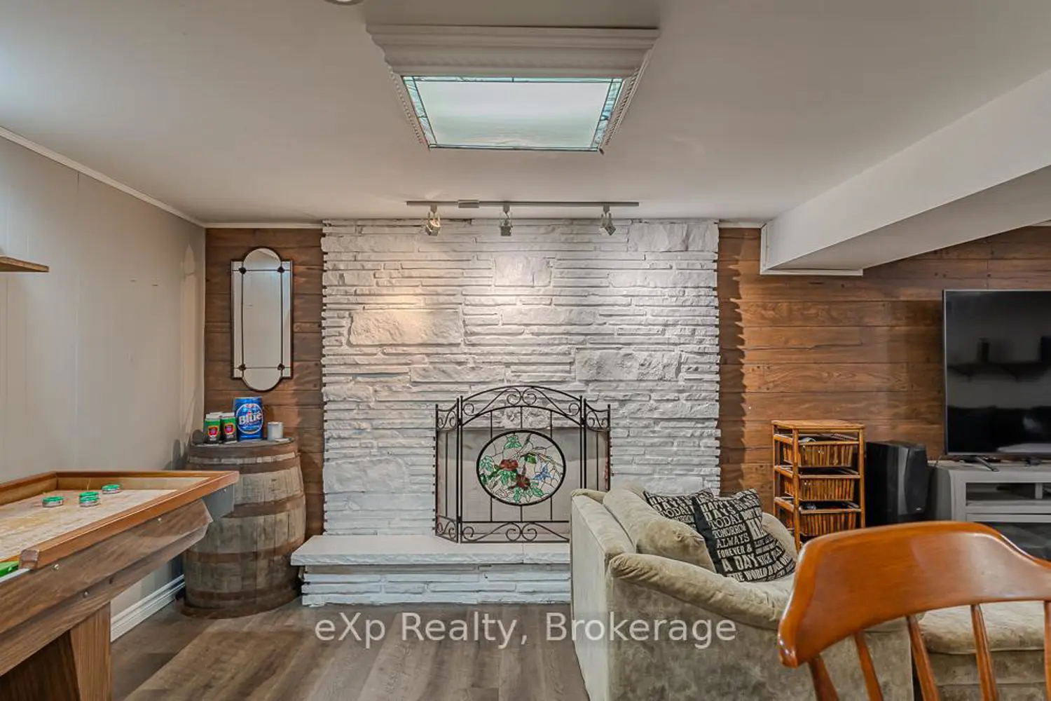 Additional image 6 of 670 Joynt Street
