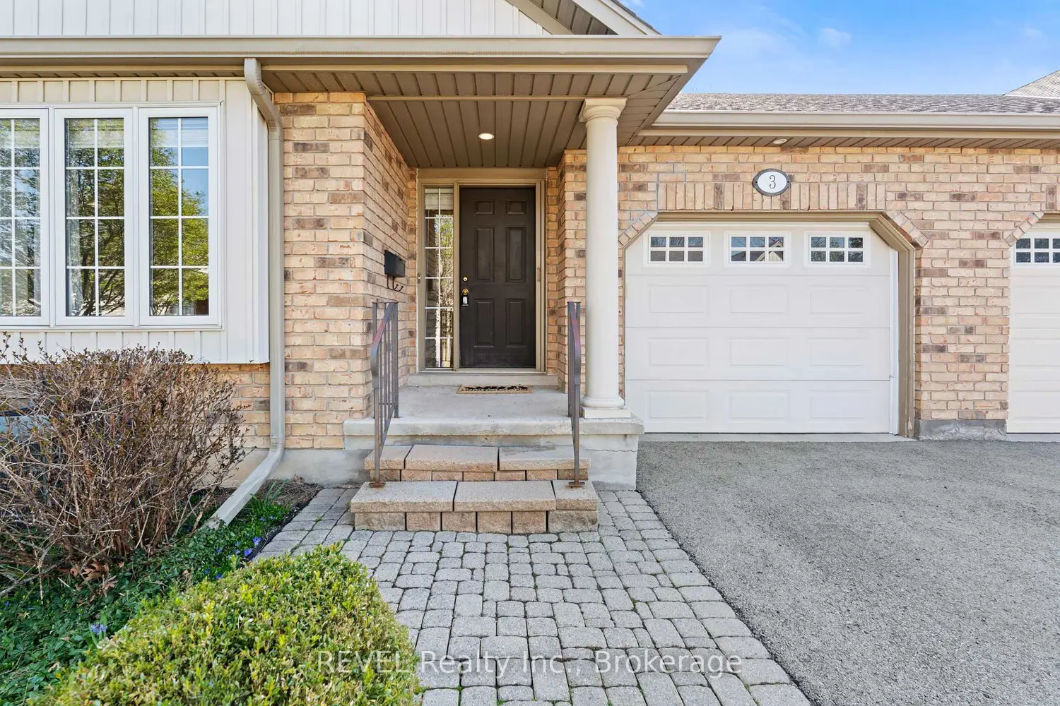 Additional image 2 of 605 Welland Avenue 3