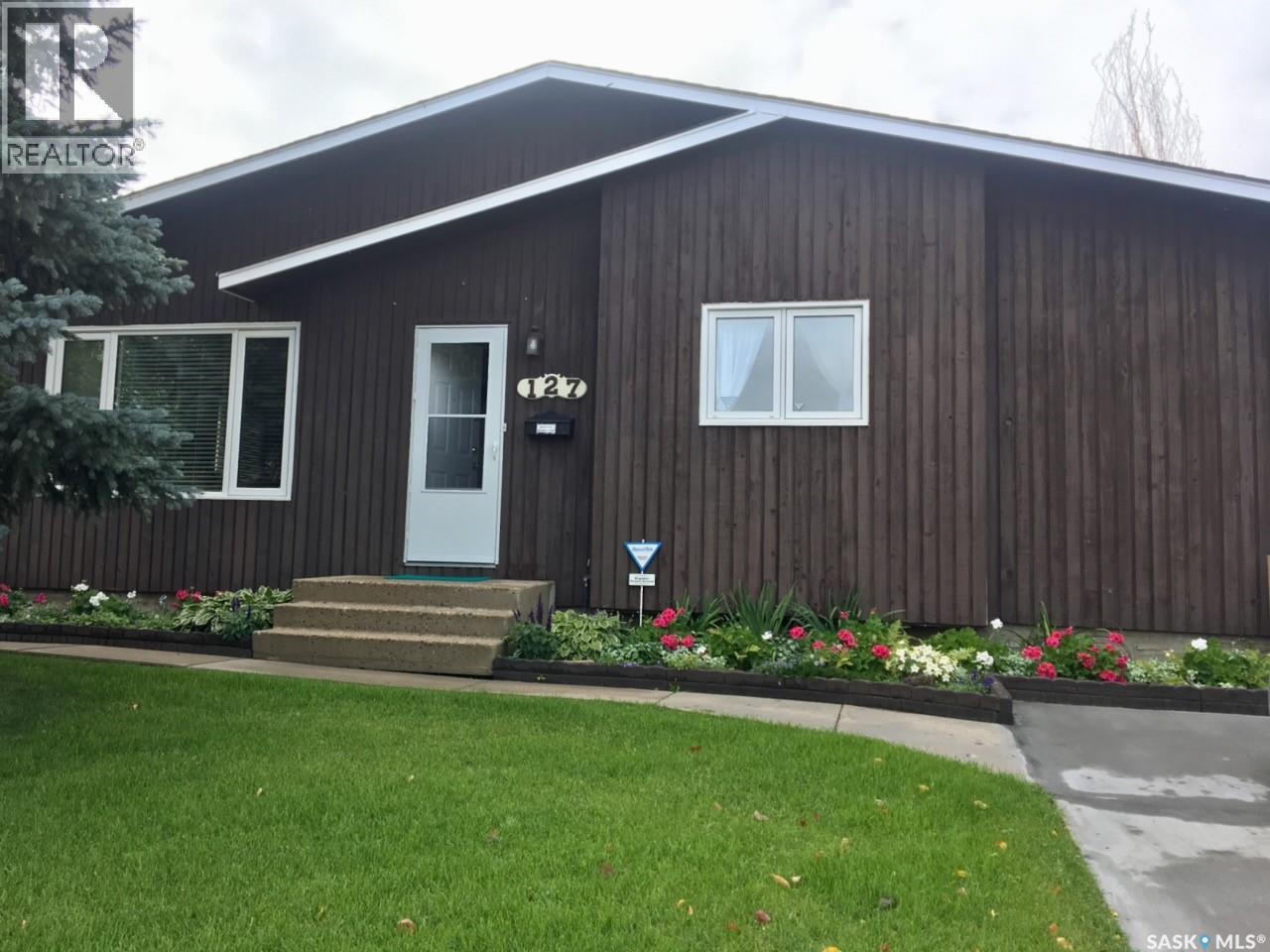 127 Devonshire Crescent, Saskatoon, SK, S7L5V6
