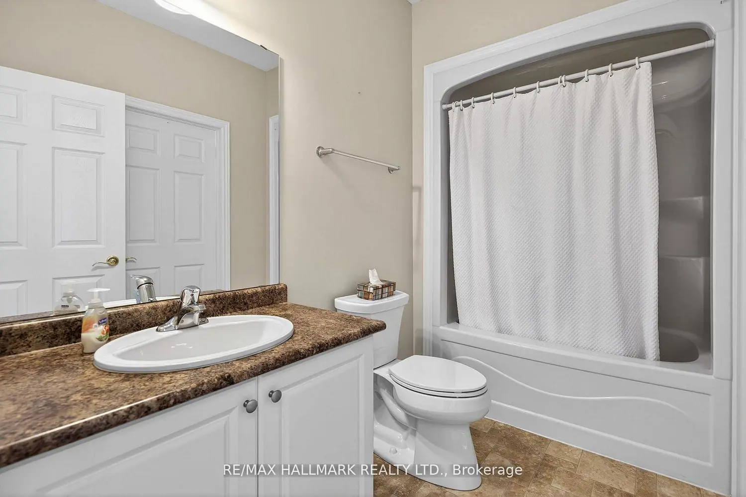 Additional image 16 of 86 Village Crescent 105