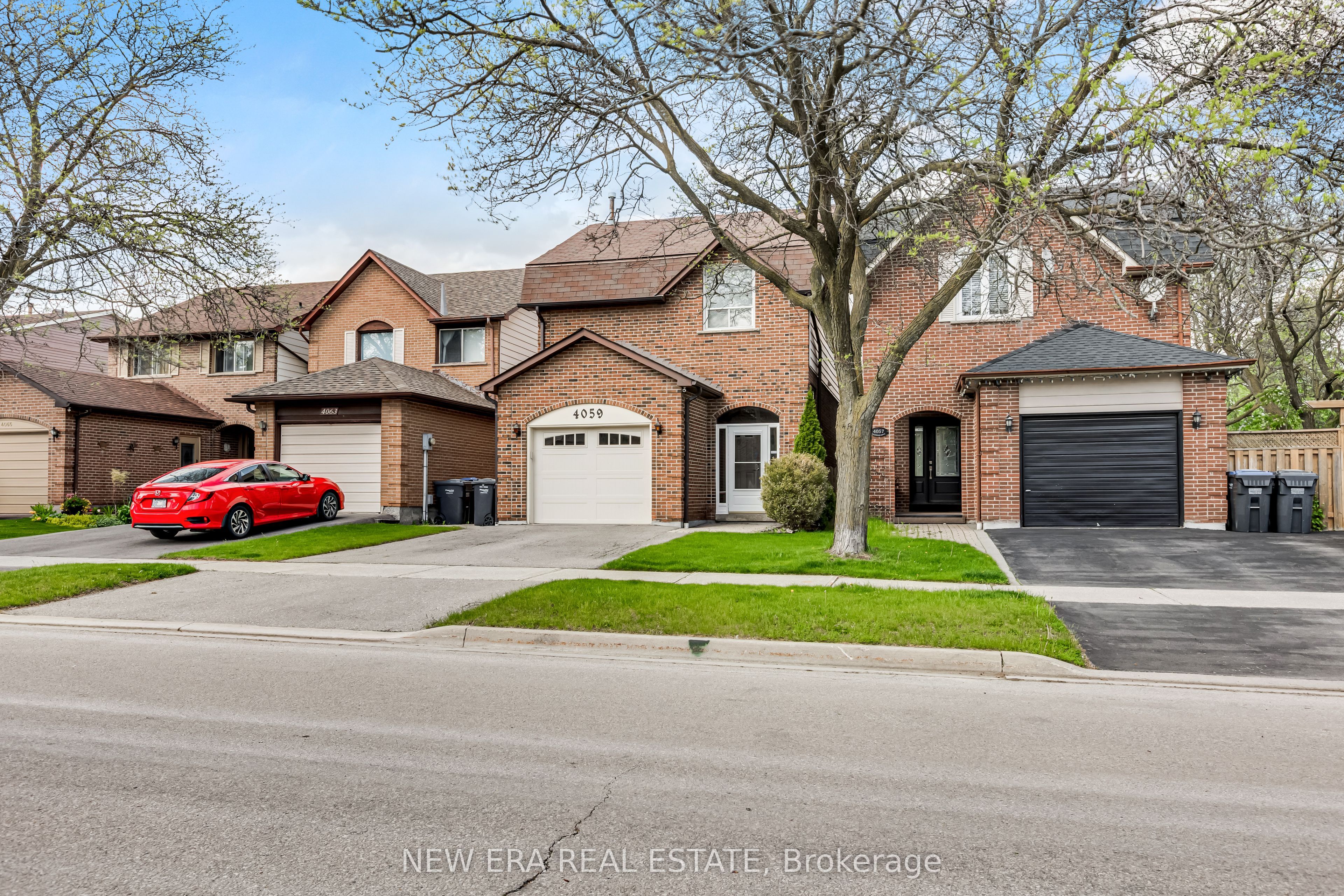 4059 Teakwood Drive, Mississauga, ON, L5C 3L3