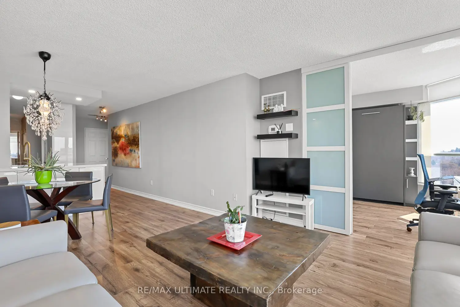 Additional image 8 of 3231 Eglinton Avenue 1205B