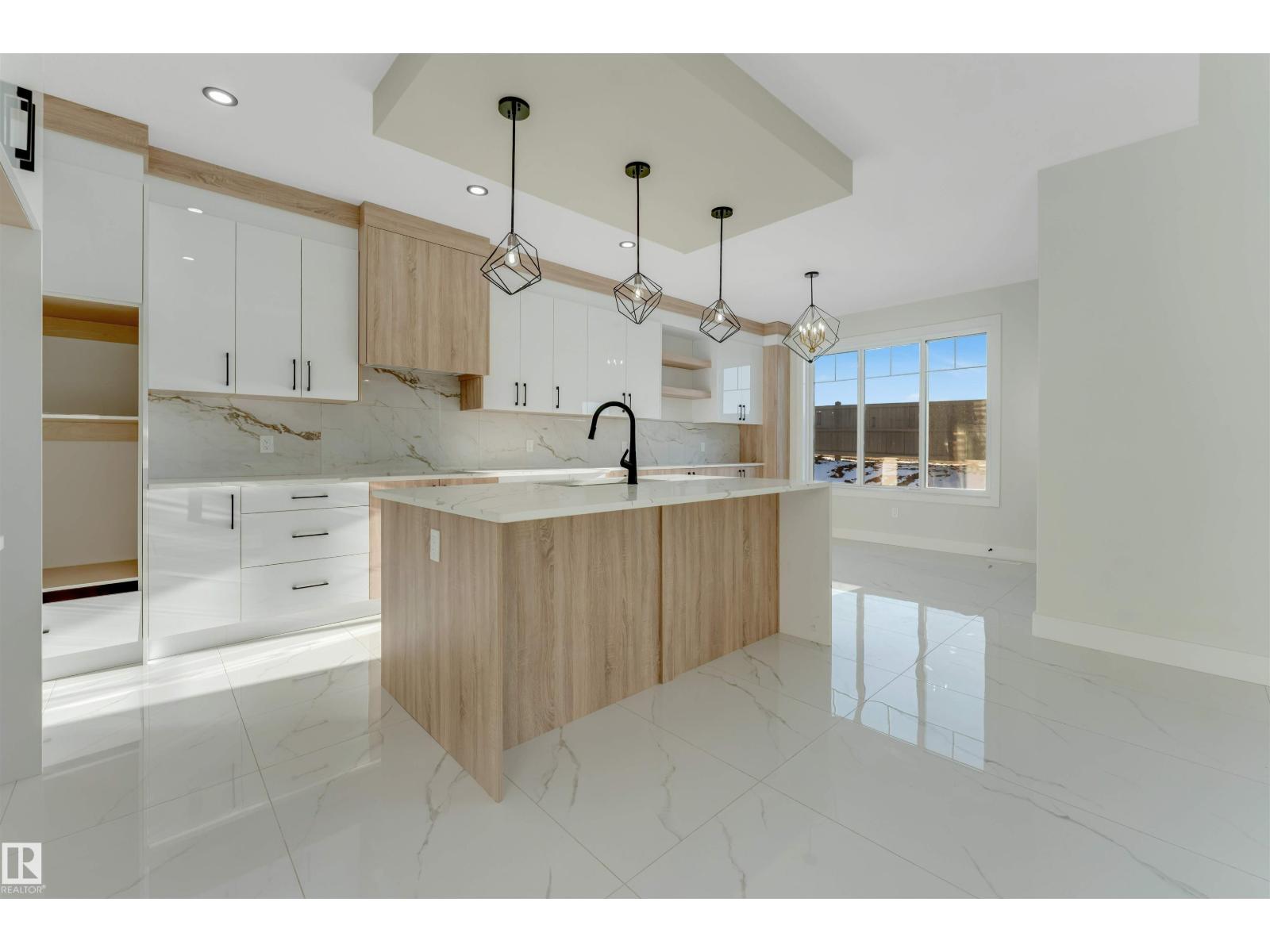 Additional image 3 of 9231 Gilbert Crescent NW, Edmonton, AB, T5T7Z2