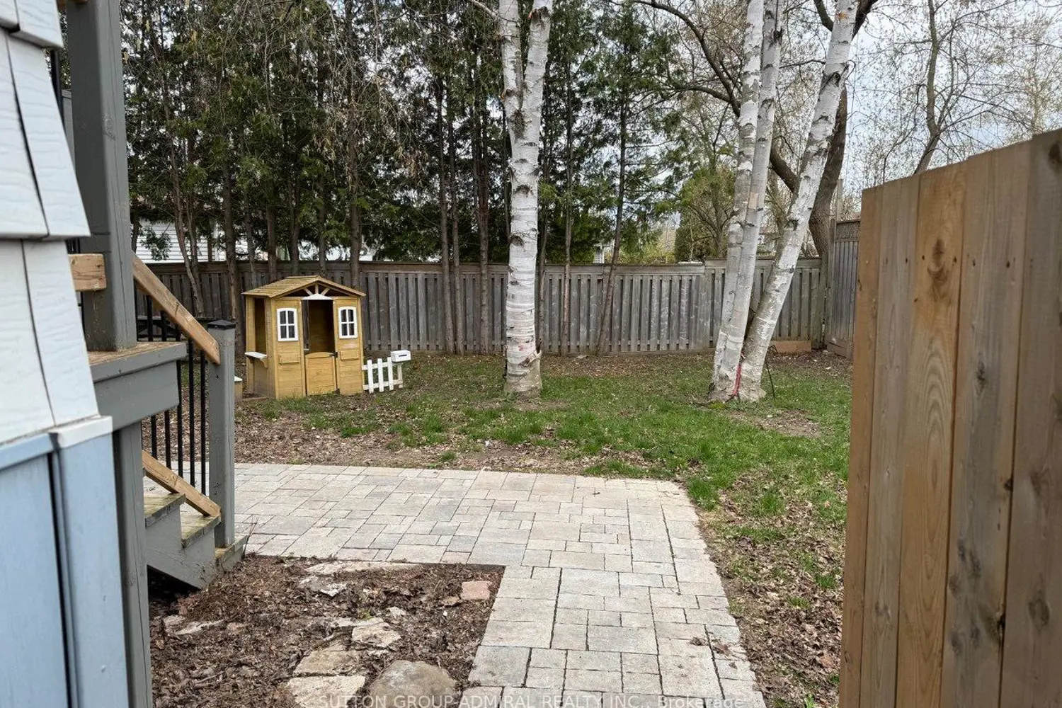 386 Irene Drive photo 3