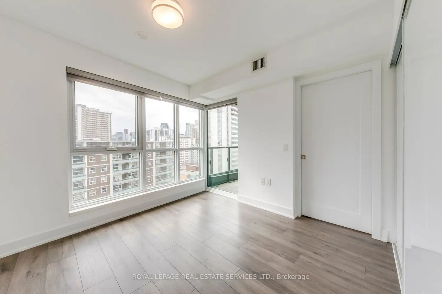 Additional image 13 of 585 Bloor Street 1320