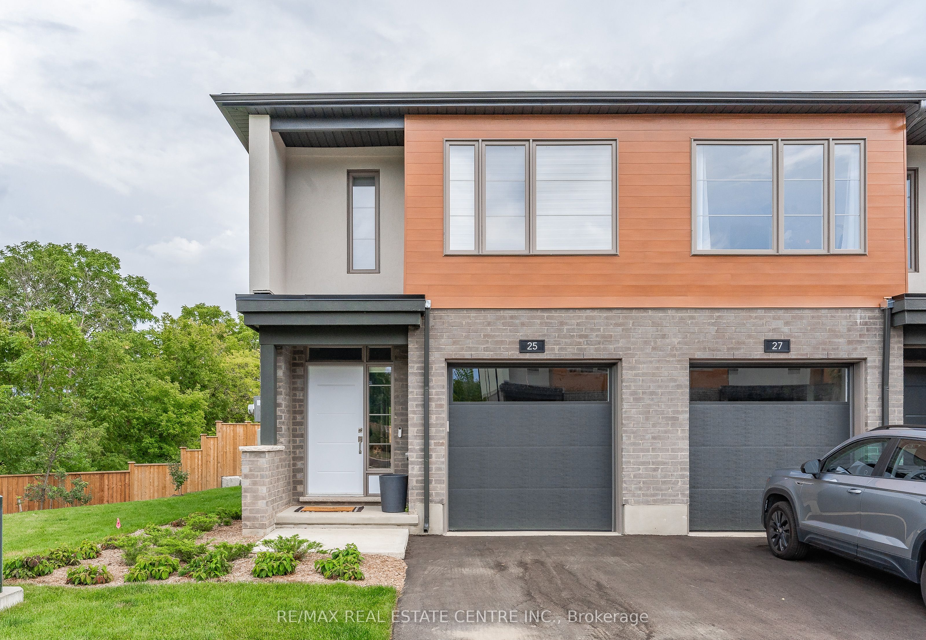 25 Steele Crescent, Guelph, ON, N1E 0S7