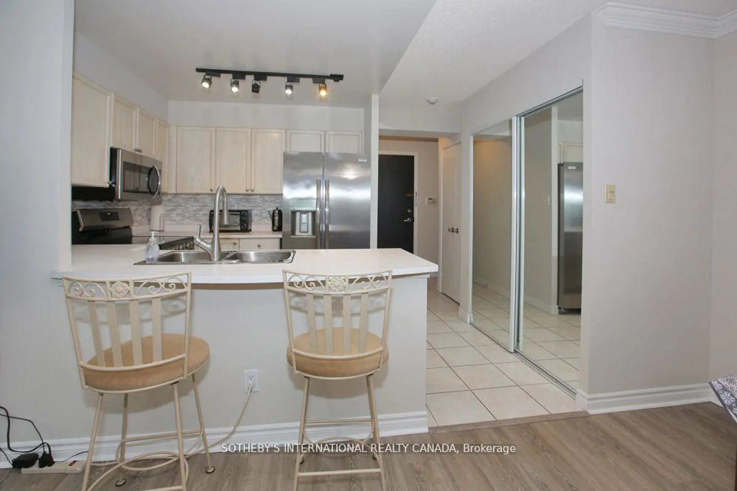 Additional image 5 of 600 Queens Quay 505
