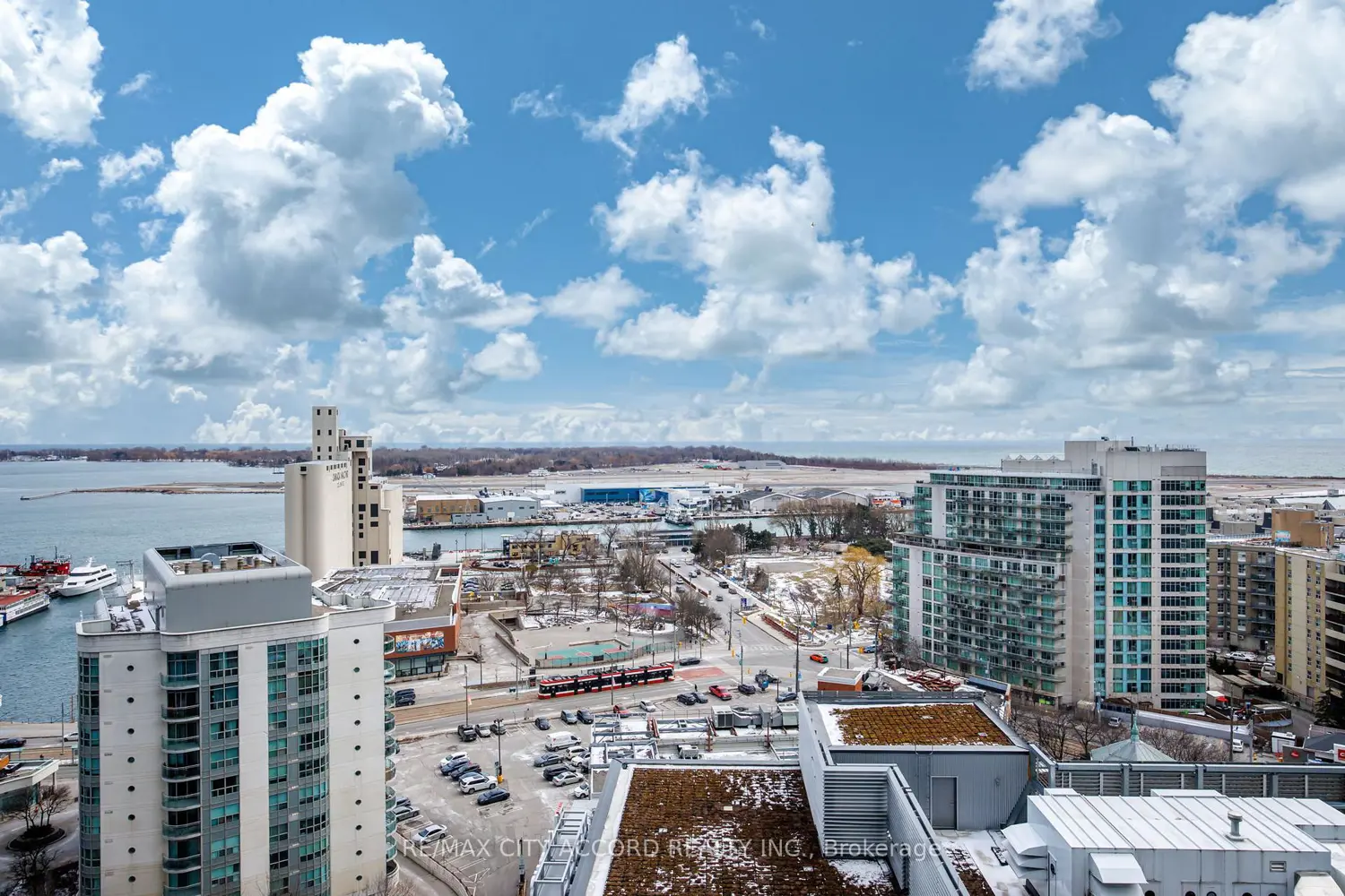 Additional image 19 of 17 Bathurst Street 2015